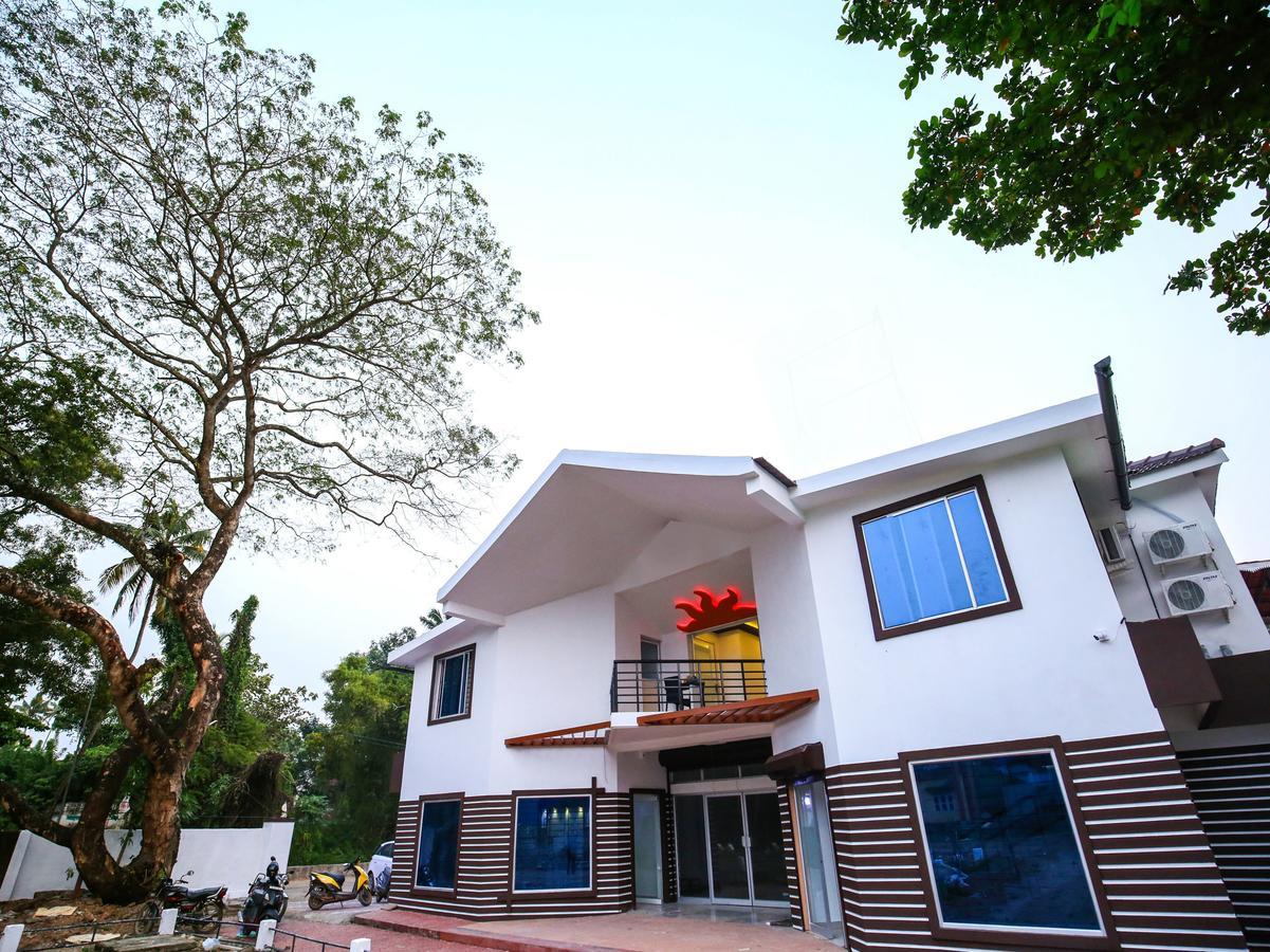 Hotel Oyo 10152 Rail View Residency Alappuzha Exterior foto
